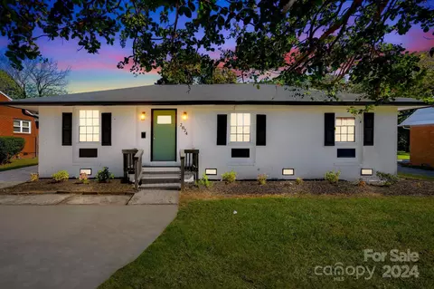 2024 Senior Dr, Charlotte, NC 28216