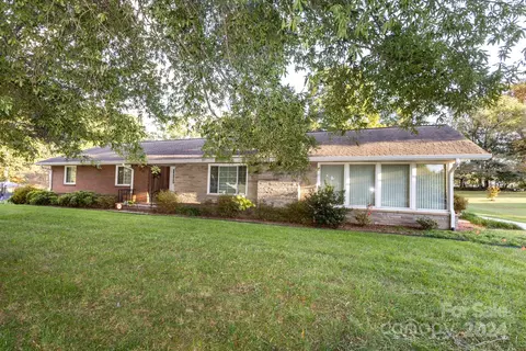 3511 Main Avenue Nw Dr NW, Hickory, NC 28601