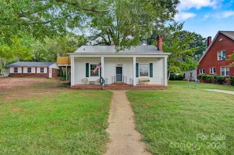 94 S Main St, Granite Falls, NC 28630