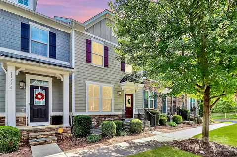 11712 Blessington Rd, Huntersville, NC 28078