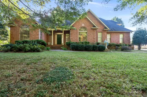 108 Cottonwood Dr, Mount Holly, NC 28120