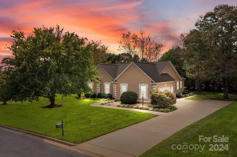 109 Overhill Dr, Salisbury, NC 28144