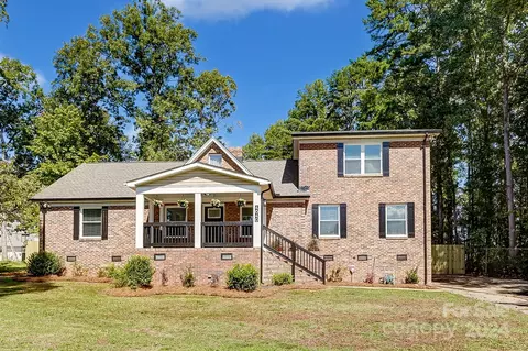 4640 Hamilton Cir, Charlotte, NC 28216