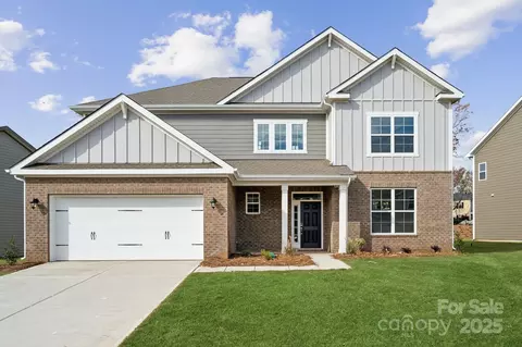 219 E Warfield Dr, Mooresville, NC 28115