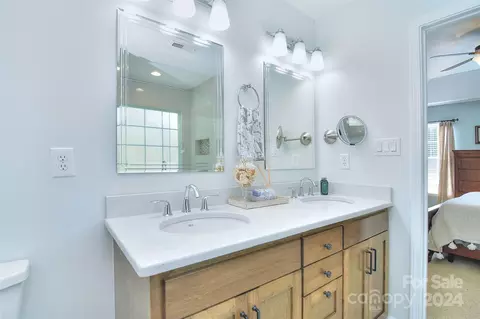 Bath - 312 Patrick Sw Ave SW, Concord, NC 28025 photo 2 of 6