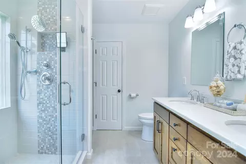 Bath - 312 Patrick Sw Ave SW, Concord, NC 28025 photo 3 of 6