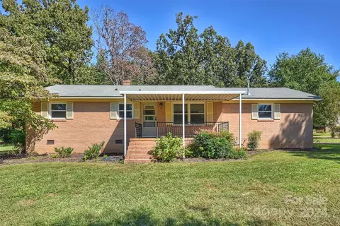 11418 Tema Cir, Charlotte, NC 28214