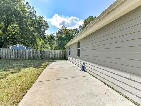 Exterior - 3900 Sofley Rd, Charlotte, NC 28206 photo 5 of 10