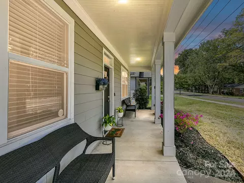 Exterior - 3900 Sofley Rd, Charlotte, NC 28206 photo 1 of 10