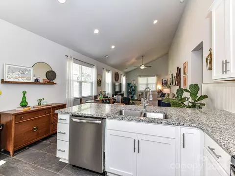 Kitchen - 3900 Sofley Rd, Charlotte, NC 28206 photo 5 of 5