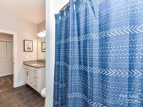 Bath - 3900 Sofley Rd, Charlotte, NC 28206 photo 3 of 3