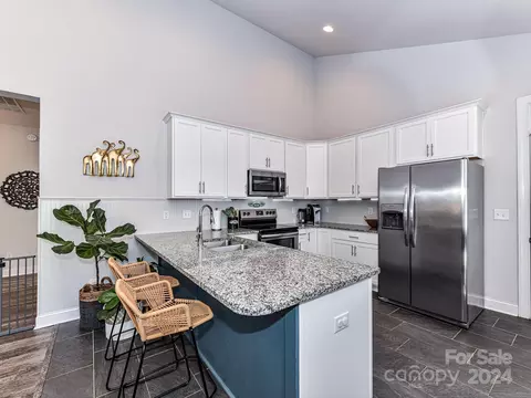 Kitchen - 3900 Sofley Rd, Charlotte, NC 28206 photo 2 of 5