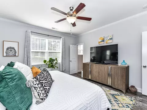 Bedroom - 3900 Sofley Rd, Charlotte, NC 28206 photo 3 of 5