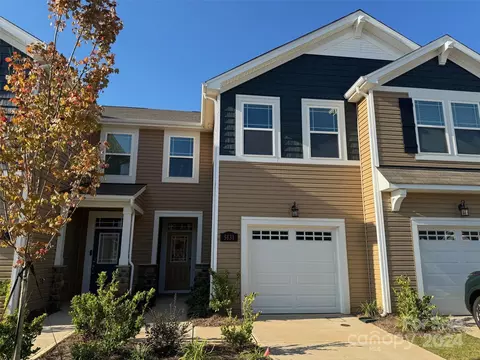 5131 Carrick St, Charlotte, NC 28213