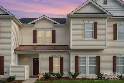 8333 Washoe Pine Ln, Charlotte, NC 28215