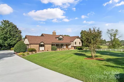 480 Baymount Dr, Statesville, NC 28625