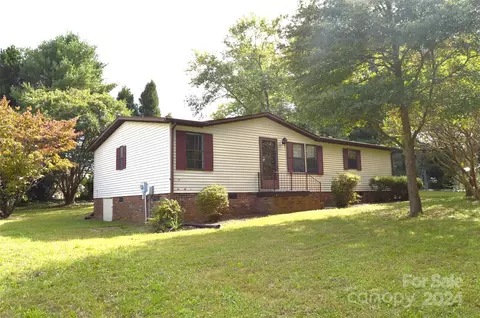 613 Lewis Ferry Rd, Statesville, NC 28677