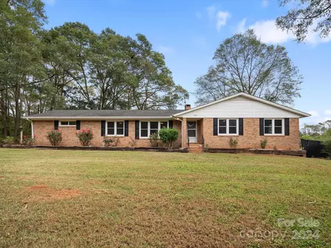 3031 Blacksburg Rd, Grover, NC 28073