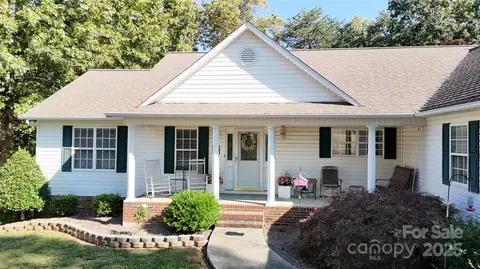 1499 Angela Ct, Lincolnton, NC 28092