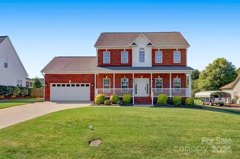 917 Aquaview Dr, Kernersville, NC 27284