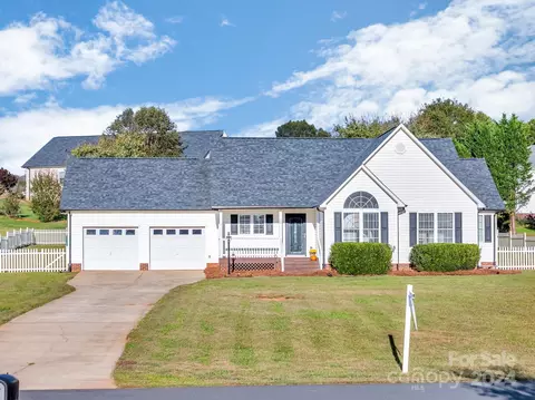 2469 Carriage Ln, Lincolnton, NC 28092