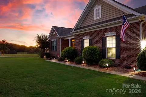 2069 Belle Regal Cir, Rock Hill, SC 29732