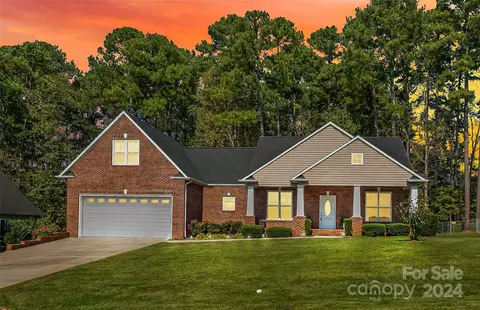 2130 Chelesa Ln, Newton, NC 28658