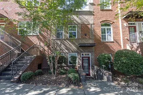 215 Harbour Place Dr, Davidson, NC 28036