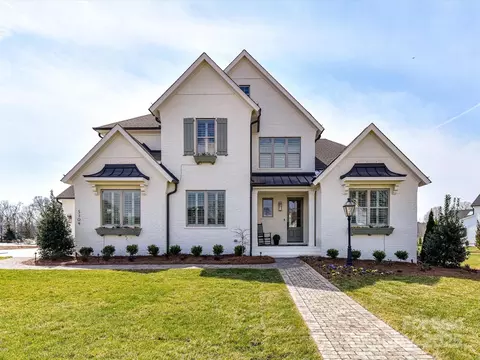 5704 Crescent Field 25 Cir #25, Huntersville, NC 28078