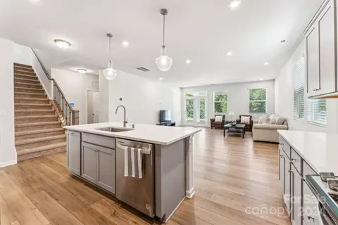 3016 Cheyney Park Dr, Charlotte, NC 28269