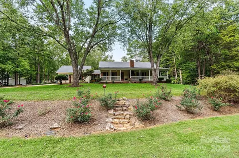 Exterior - 7817 Old Post Rd, Denver, NC 28037 photo 2 of 10