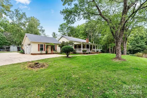 Exterior - 7817 Old Post Rd, Denver, NC 28037 photo 3 of 10