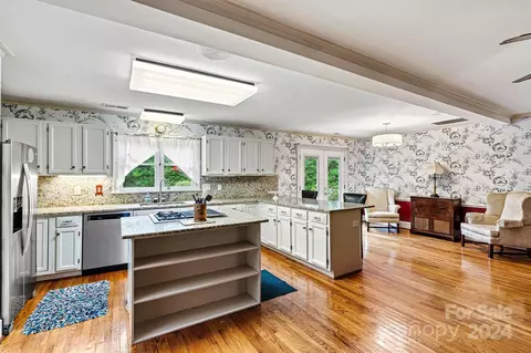 Kitchen - 7817 Old Post Rd, Denver, NC 28037 photo 3 of 5