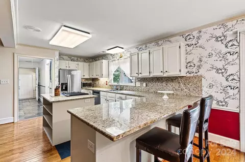 Kitchen - 7817 Old Post Rd, Denver, NC 28037 photo 2 of 5
