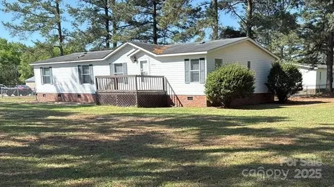 2609 Carolina Church Rd, Parkton, NC 28371