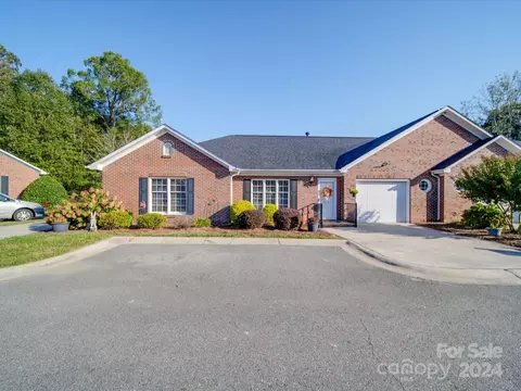 564 Royalty Ct, Gastonia, NC 28054