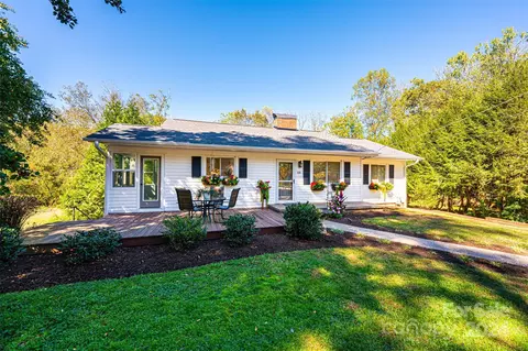 331 Eastover Cir, Lenoir, NC 28645
