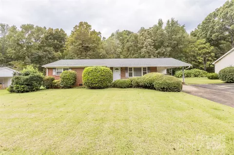 4429 Dawnwood Dr, Gastonia, NC 28056