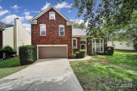 6902 Neuhoff Ln, Charlotte, NC 28269