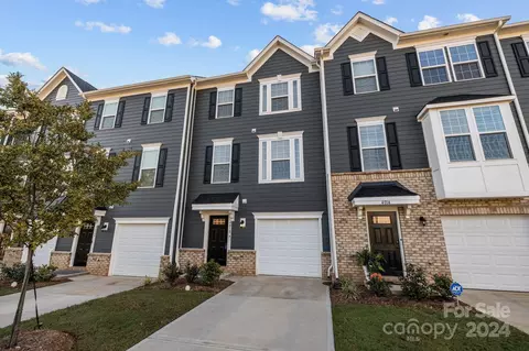 4018 Edenborn Ln, Charlotte, NC 28208