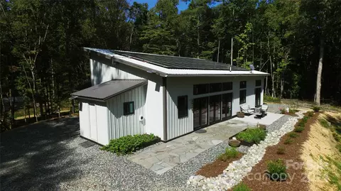522 Indian Trail Rd, Hot Springs, NC 28743