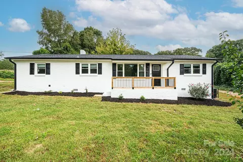 1571 S Aspen St, Lincolnton, NC 28092