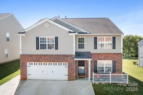 9507 Bayview Pkwy, Charlotte, NC 28216