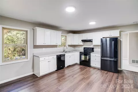 2815 Fork Creek Rd, Saluda, NC 28773 photo 4