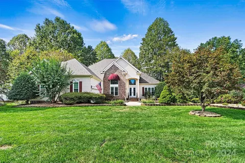 Exterior - 1375 Valhalla Dr, Denver, NC 28037 photo 2 of 11