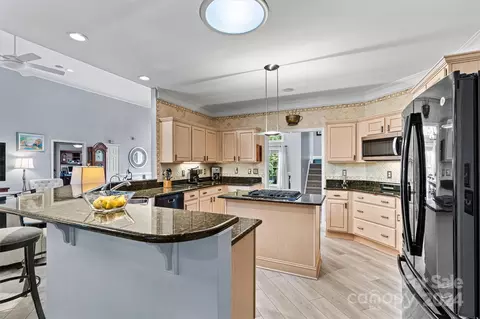 Kitchen - 1375 Valhalla Dr, Denver, NC 28037 photo 5 of 5
