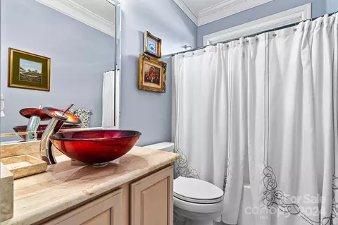 Bath - 1375 Valhalla Dr, Denver, NC 28037 photo 4 of 5