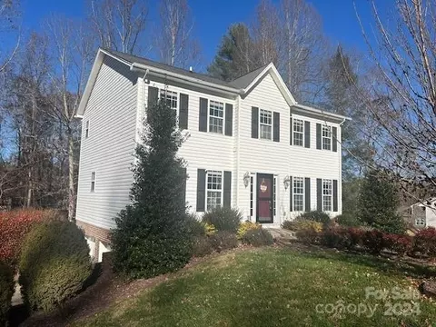 308 Carrituck Ne Ct NE, Lenoir, NC 28645