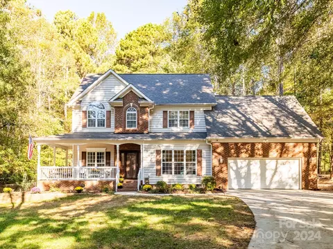 6811 Lowesville Ln, Stanley, NC 28164
