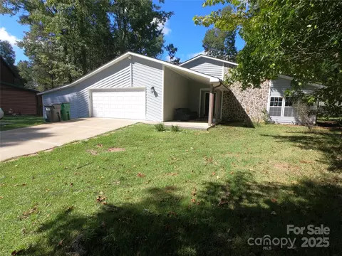 6001 Long Pine Dr, Charlotte, NC 28227
